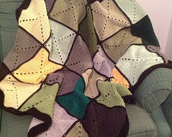 グリーンベーシックグランマスクエアパッチワーククロシェアフガン