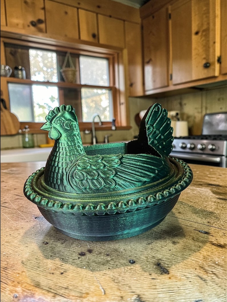 3D Printed Hen on Nest Soap Dispenser Holder: Vintage Farmhouse Decor Bath and body works chicken 画像 1