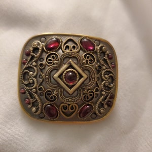 Beautiful michal golan Gold Silver Tone Ornate Garnet Brooch pin pendant