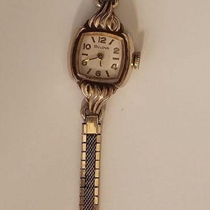 Vintage Ladies Bulova 10k Yellow Rolled Gold Plate Wrist Watch W/ GF Band Works
