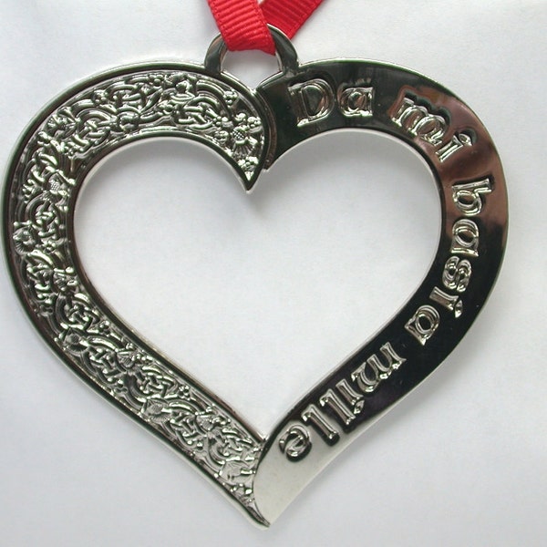 Heart Ornament with 'Da Mi Basia  Mille' and Highland Thistle design - Outlander/Diana Gabaldon. Buy 1 or mix and match 3