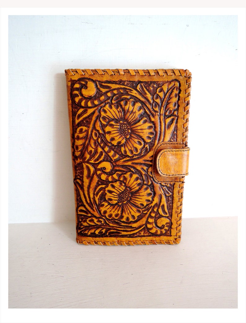 WOMENS WALLET HANDCARVED /  Beautifully Hand Tooled Leather image 0