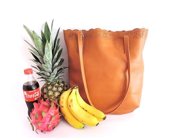 WOMENS LEATHER TOTE Bag Vintage Tan. Handtooled Leather Purse w/Floral Scallops. Market Bag/Handmade Tote Bag. Gift for Mom on Mother's Day.