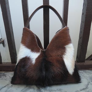 BOLSO DE HOMBRO en PIEL DE VACA Bolso con costuras en contraste Bolso estilo dumpling con bolso personalizado con nombre Bolso de hombro para mujer Bolso de viaje