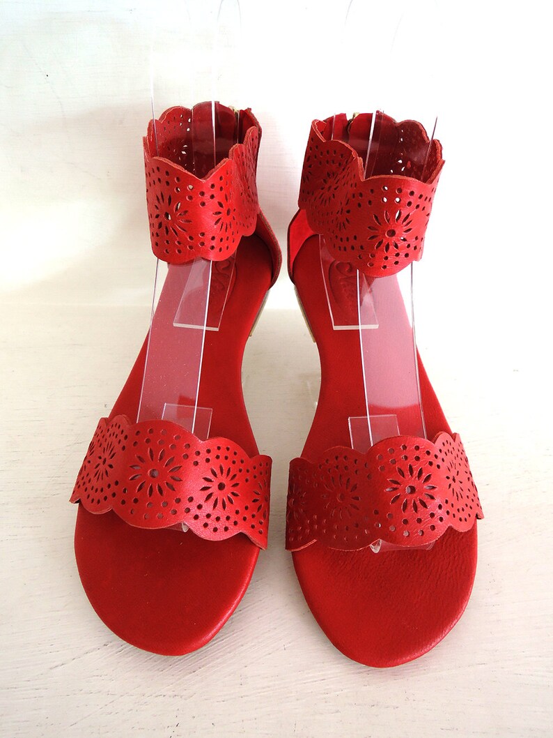 red womens flat sandals