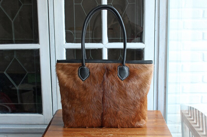 TOP HANDLE HANDBAG for Women Shoulder Bag with a Zip Closing image 0
