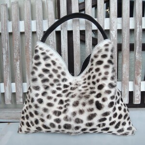 Bolso hobo de piel con estampado de leopardo: Piel de vaca, hecho a mano. imagen 2