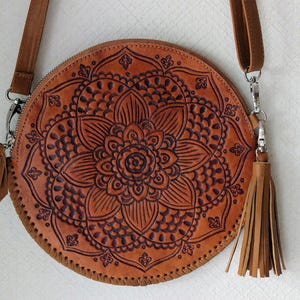 ROUND LEATHER BAG in Hand Tooled Vintage Camel Beautiful Hand Carved CrossBody Purse Mandala Circle Bag Cowhide Leather Clutch Women's.