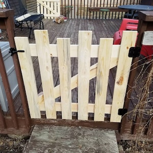 Unfinished picket style baby or pet gate FREE SHIPPING