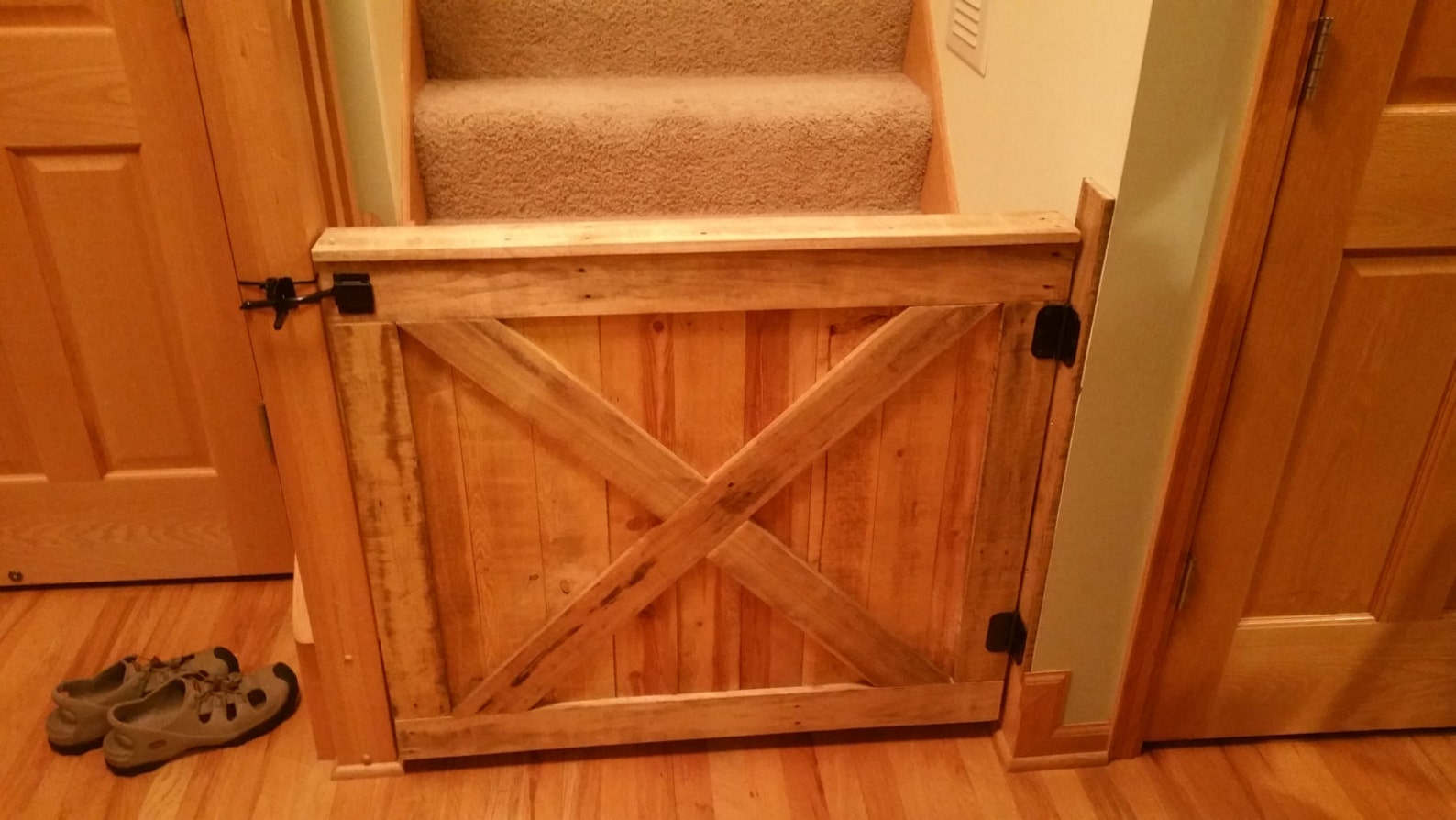 32 in Barn Door Style Baby or Pet Gate FREE Shipping Etsy