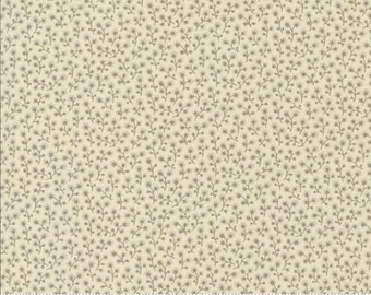 One Holiday Tree Skirt "Dauphine Blenders Pearl Roche" fabric Antoinette French General. Home Decor, handmade in Ohio