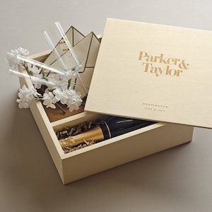 Keepsake Ceremony Wine Box - The Editor // Wedding Wine Box Ceremony // Personalized Wedding Gift // For the Couple