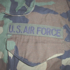 US Army M-65 field jacket Large-Short; woodland camouflage, US Air Force, brass zipper