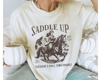 本好きカウガールシャツ スモールタウンロマンスシャツ カウボーイロマンスリーダークラブシャツ カントリーブックTシャツ 彼女への本好きギフト カントリーガールリーダー