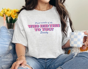 Wie heeft dit met je gedaan Shirt, Booklover Gift, Bookish Shirt, Smut Reader Gift, Dark Romance Shirt, Funny Smut Shirt, Romance Reader, Pittig boek