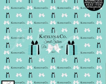 Op de afbeelding: Een lichtblauwe achtergrond met een herhalend patroon van witte strikken en zwarte cadeauverpakkingen. De tekst luidt Katelyn & Co. Sweet Sixteen Dec 09 2017. Een zwarte ronde badge rechtsboven vermeldt DIGITAL FILE ONLY! NOTHING GETS PHYSICALLY MAILED!