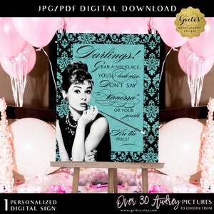 Nome della sposa personalizzato Prendi un segno di gioco della collana / tema Audrey Hepburn blu / colazione ai giochi di addio al nubilato / 8x10
