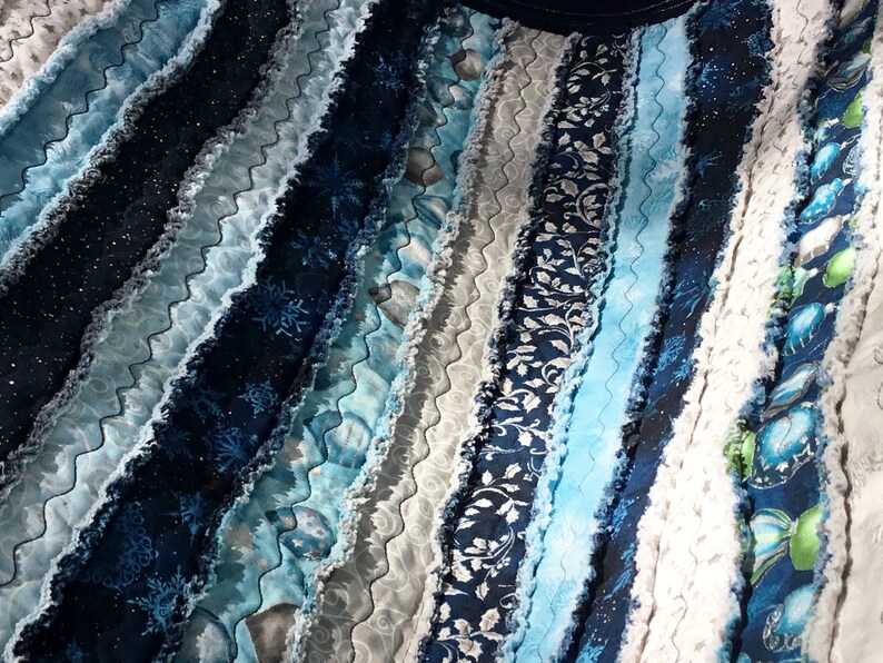 Ragged Strip Quilt WINTER'S GRANDEUR Sky Colorstory Etsy