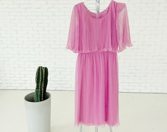 Vintage 1960s Miss Elliette California Pleated Pink Layered Short Sleeve Dress // Pleated Elegant Layered Knee Length Dress