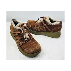 Vintage winter boots, Women’s fur boots, Woman’s hiking boots, Women’s size 9 1/2 shoe’s, Winter shoe’s, Women&#39;s leather boots