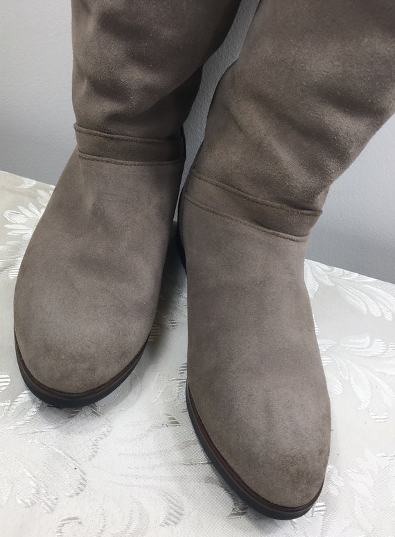 Women's fur boots, Gray fur boots, Woman’s size 8… - image 6