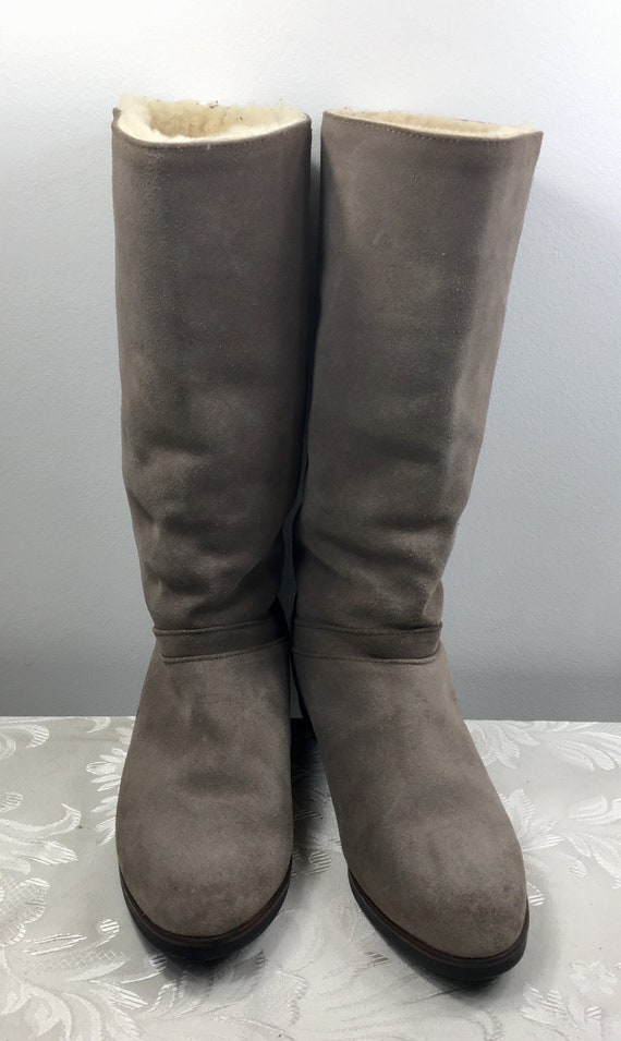 Women's fur boots, Gray fur boots, Woman’s size 8… - image 3