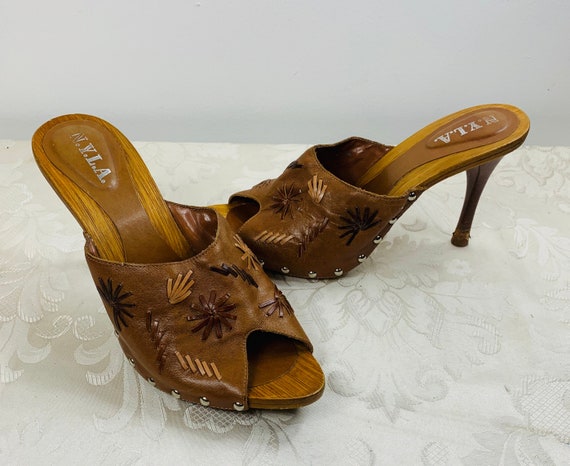 yellow heels size 11