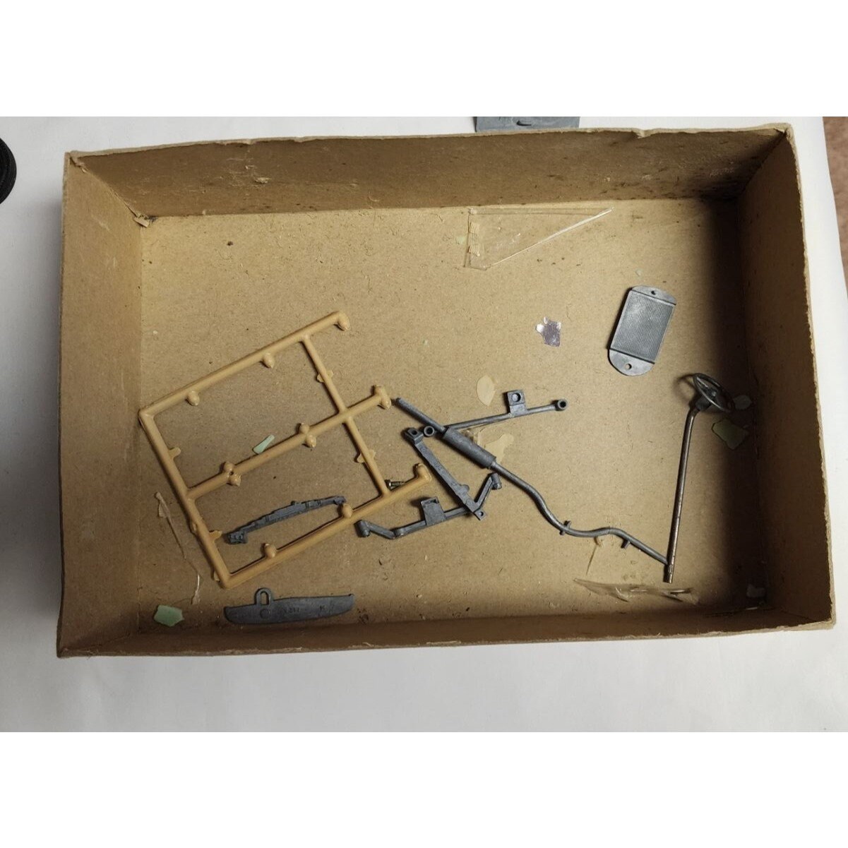 1932 Chevrolet Phaeton Metal Model Kit – Hubley – Unassembled