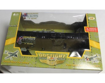Ultimate Soldier 1:32 WW2 FOCKE-WULF & P-47 Thunderbolt Fighter Dogfight Set