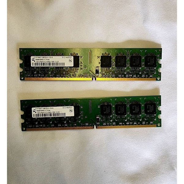 HYS64T128020HU-3S-B 1GB 2Rx8 DDR2 Desktop Memory PC-2 5300U 555 12 E0 240PIN