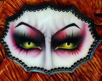 HALLOWEEN COLLECTION VAMPIRE Lover's Eye Plaque