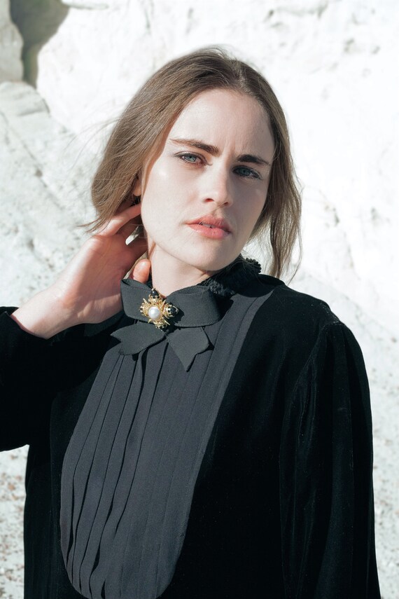 vintage bakelite iron cross Gem