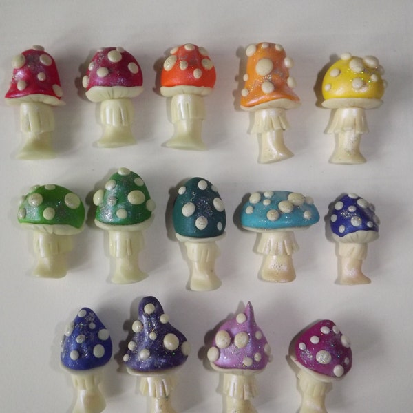 Aimants de réfrigérateur Magyckal faery toadstool fabriqués à la main, n'importe quelle couleur disponible, peuvent être fabriqués à la main sur commande