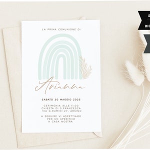 Invito boho verde acqua per comunione o cresima. Grafica soft con arcobaleno minimal  e rami di pampas.