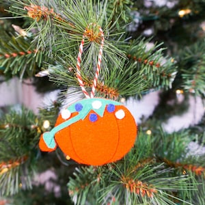 Tomato Pincushion Felt Ornament Patterns - downloadable PDF pattern diy Chistmas tree ornament