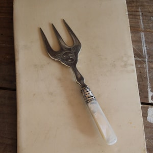 Bread Basket Fork, Bread fork, Serving Fork, Vintage Fork, Vintage Flatware, Vintage Cutlery, Serving Utensil, Farmhouse, antique flatware