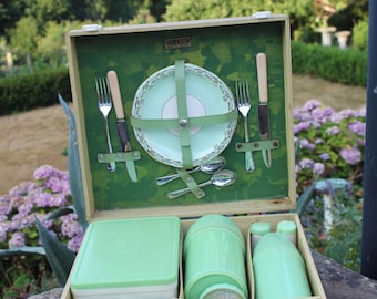 Vintage Brexton 2 person Picnic Hamper: English Picnic Basket