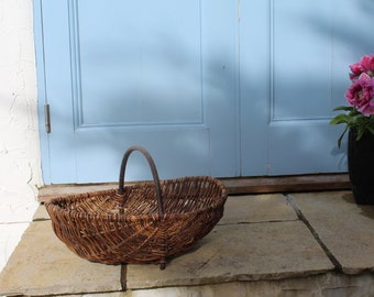 Vintage Wicker basket, Picnic Basket, Vintage trug basket, garden basket, Vintage garden trug basket, Vintage wicker basket, Rustic Decor