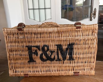 Fortnum and Mason Vintage Picnic Hamper: Fortnums basket