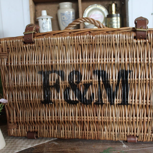 Fortnum and Mason Vintage Picnic Hamper, Vintage Picnic Hamper, Picnic Basket, Picnic Hamper, Vintage Basket, Fortnum and Mason Hamper