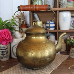 Antique Brass Tea pot, Brass Kettle, Tea Kettle, Antique Teapot, Antique Copper Tea Kettle, Brass stove Kettle, Antique kitchenware, Teapot