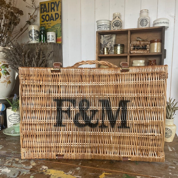 Fortnum and Mason Vintage Picnic Hamper - Vintage Picnic Hamper - Picnic Basket - Picnic Hamper - Vintage Basket - Fortnum and Mason Hamper