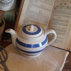 Vintage Chefware Tekanna: Blå och vit randig Staffordshire Keramik
