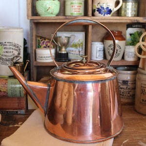 Antique Copper Kettle: Farmhouse Kitchen Decor, Circa 1900s