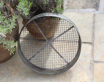Vintage Metal Garden Sieve – Rustic Soil Riddle Pan, Decorative Shifter