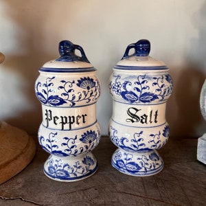 RESERVED SHILA Vintage Salt and Pepper shakers, Vintage shakers, Vintage Salt and Pepper Mills, Kitchen Decor, Salt Storage pot,