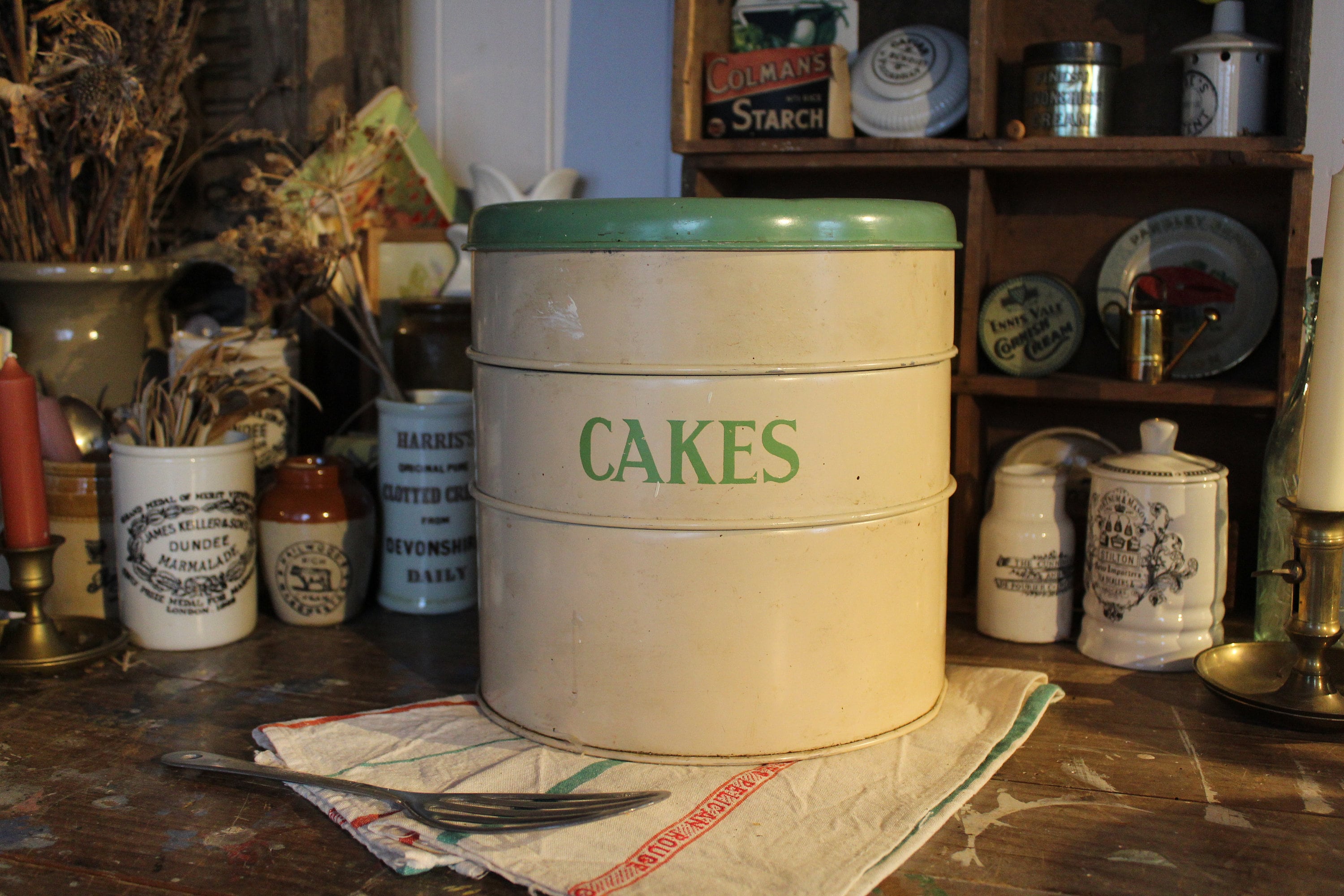 Vintage cake storage clearance tins
