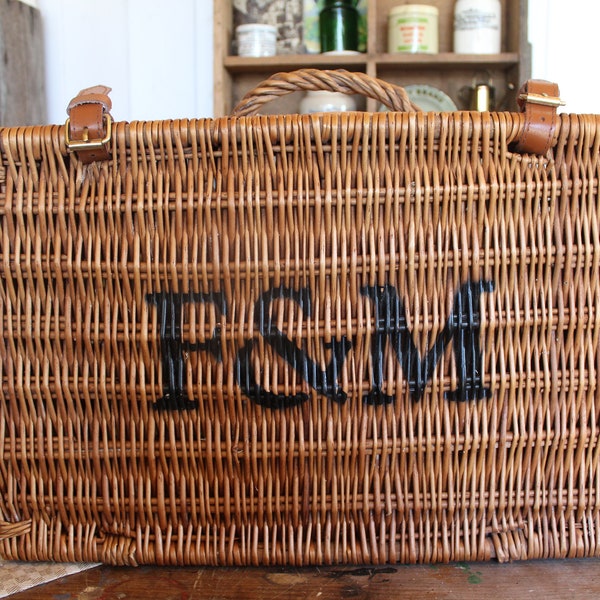 Fortnum and Mason Vintage Picnic Hamper, Vintage Picnic Hamper, Picnic Basket,  Picnic Hamper,  Vintage Basket, Fortnum and Mason Hamper