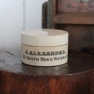 Victorian English Chemist Apothecary Pot: Antique Advertising Pot
