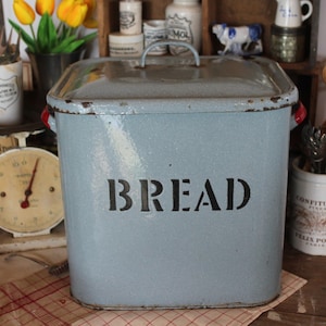 Vintage English Enamel Bread Box: Farmhouse Kitchen Storage